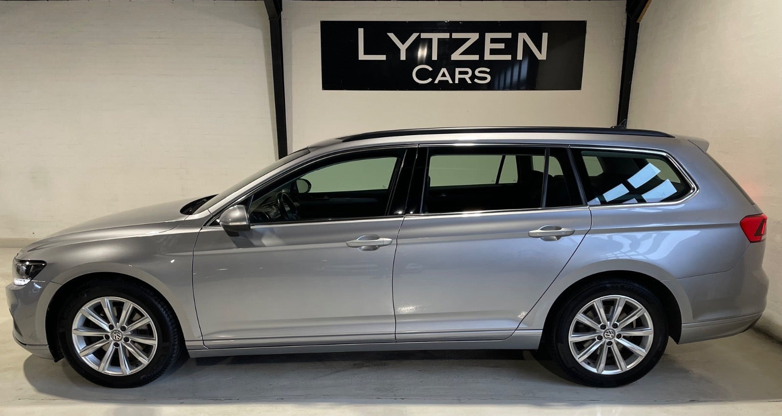 Sølv VW Passat fra 2020