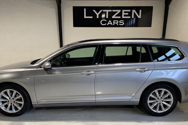 Sølv VW Passat fra 2020