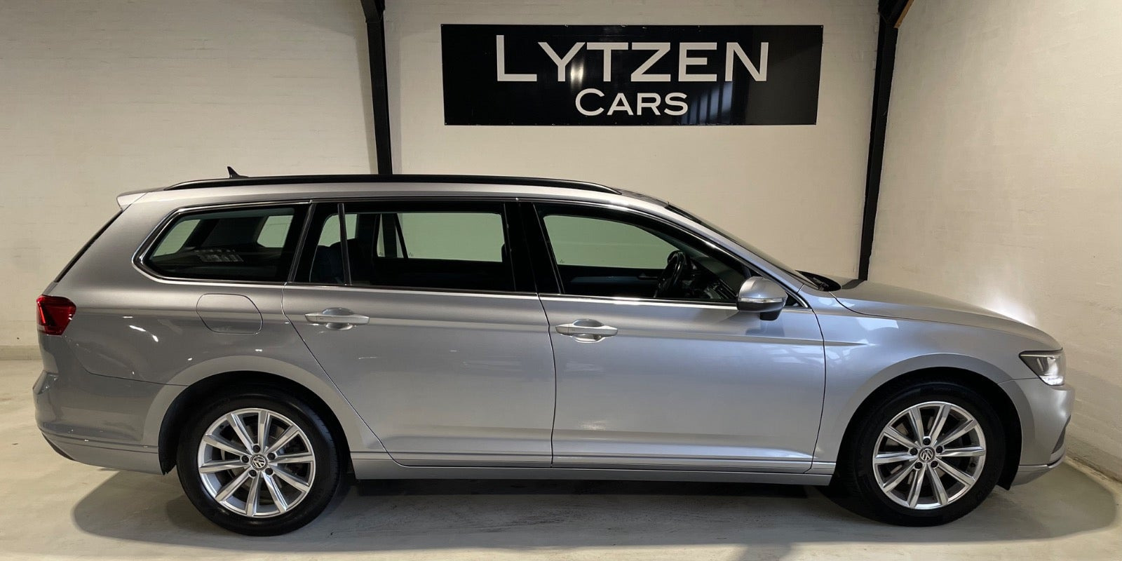 Sølv VW Passat fra 2020