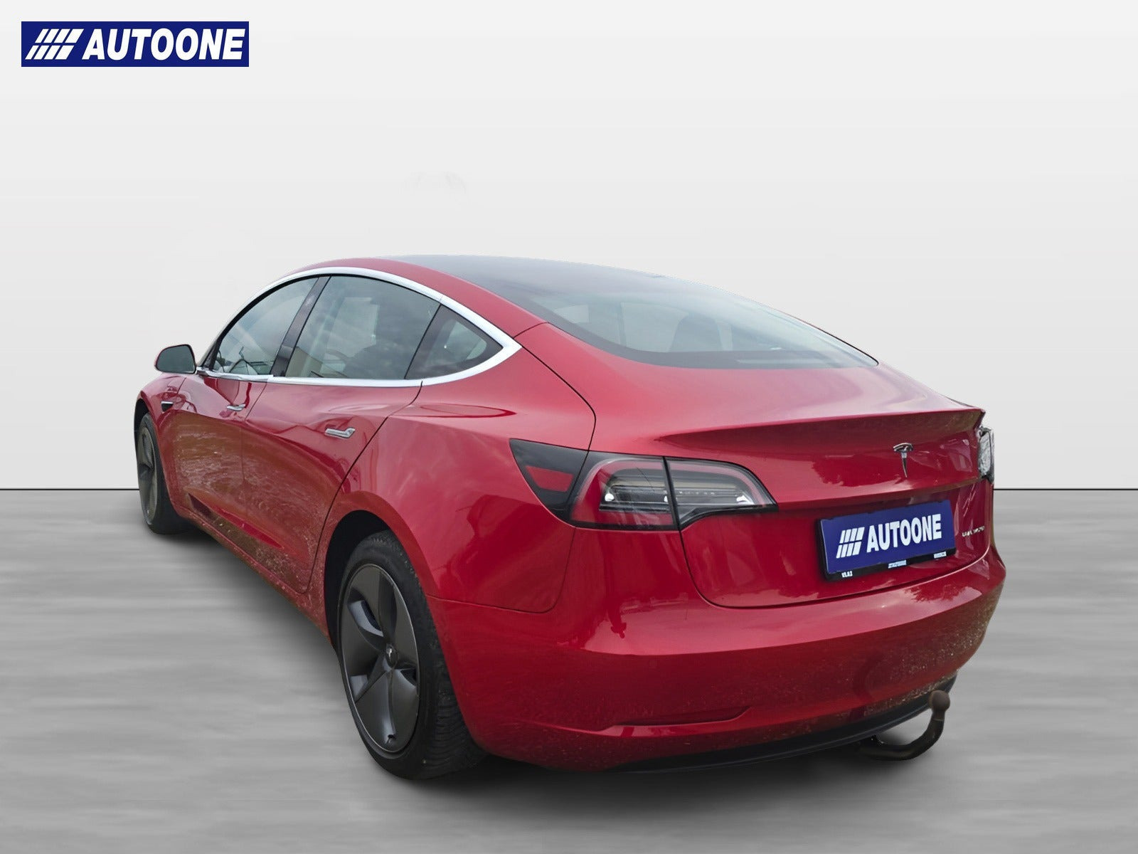 Rød Tesla Model 3 fra 2020