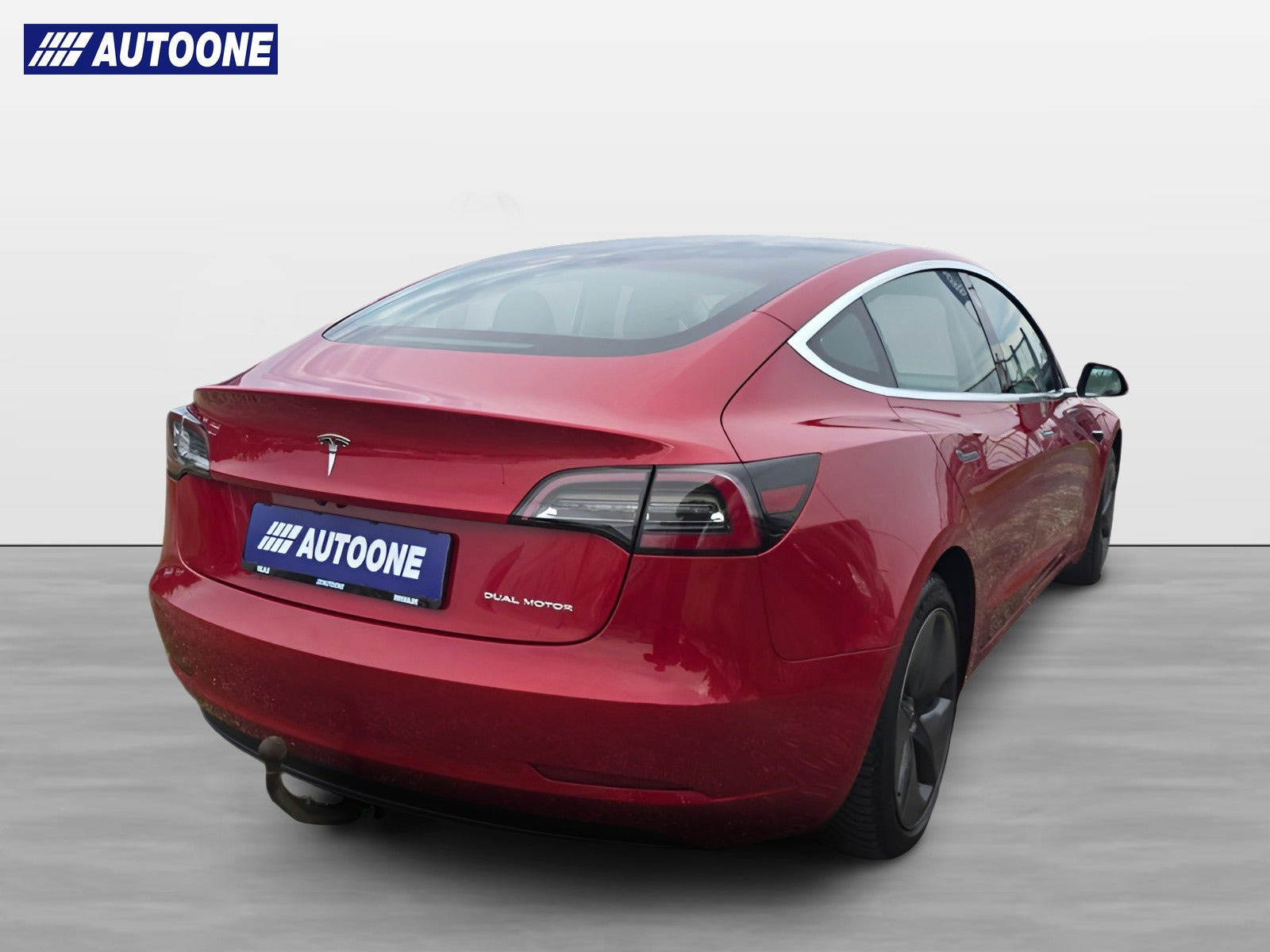 Rød Tesla Model 3 fra 2020