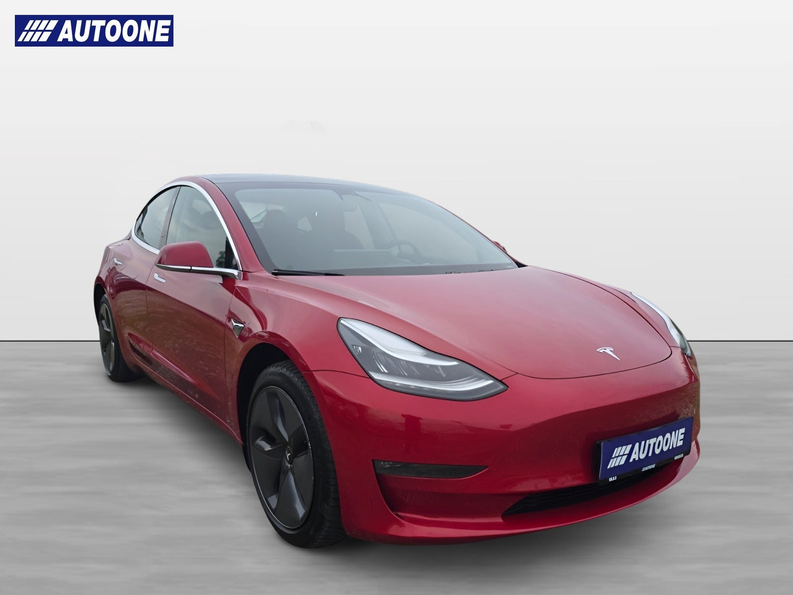 Rød Tesla Model 3 fra 2020