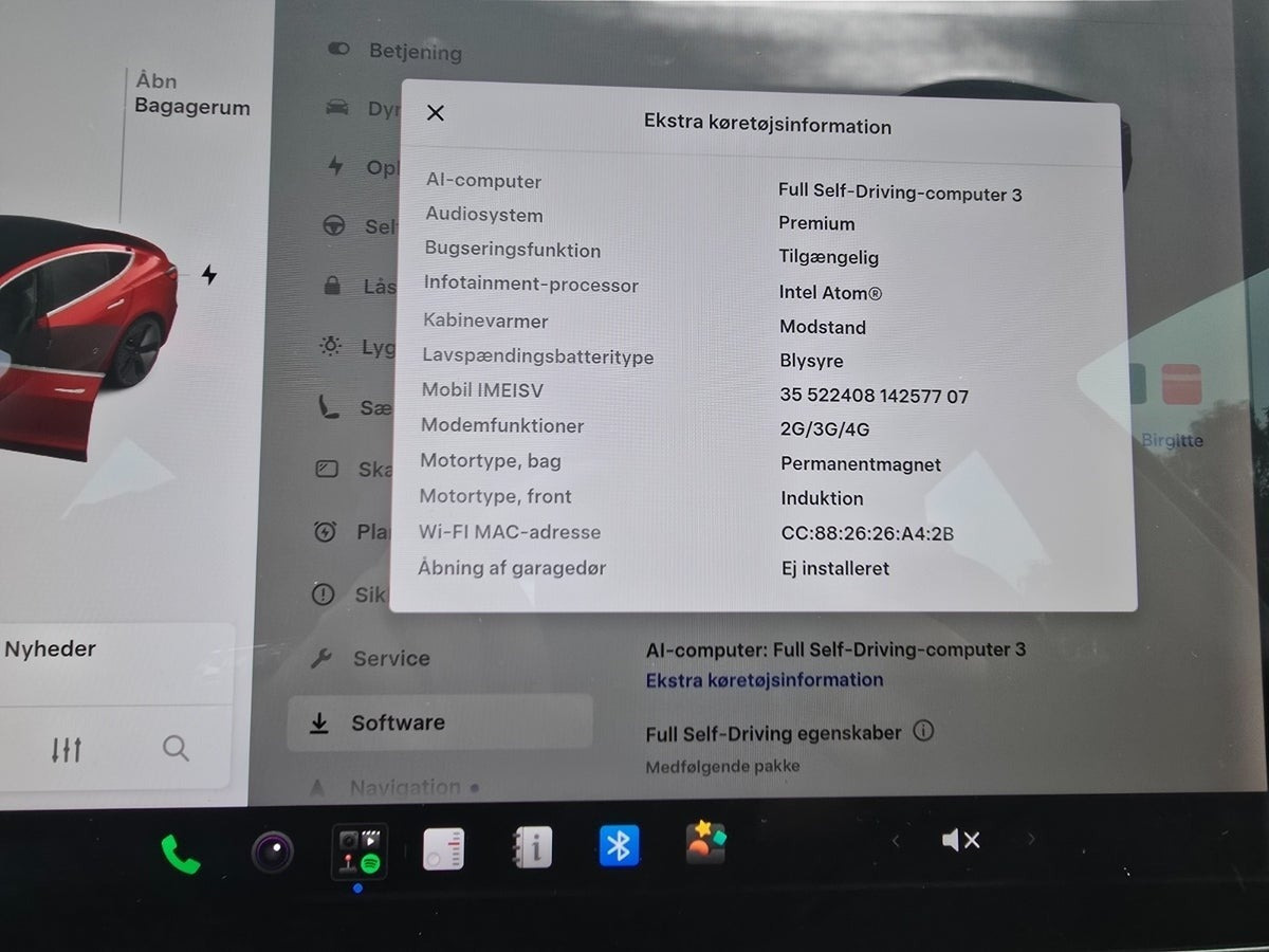 Rød Tesla Model 3 fra 2020