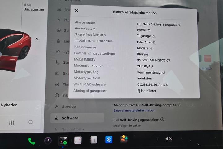 Rød Tesla Model 3 fra 2020