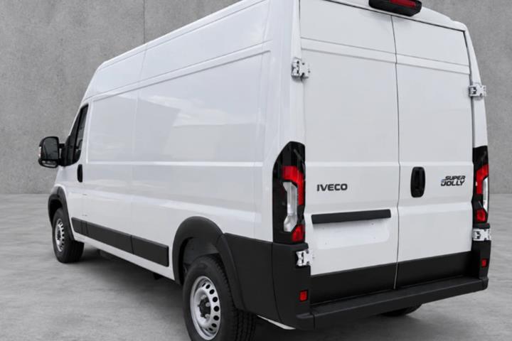Hvid Iveco eSuperJolly fra 2026