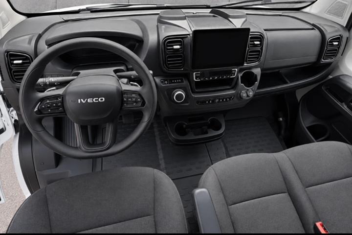 Hvid Iveco eSuperJolly fra 2026