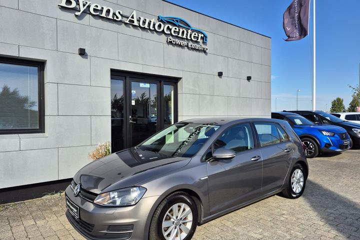 Sort VW Golf VII fra 2016