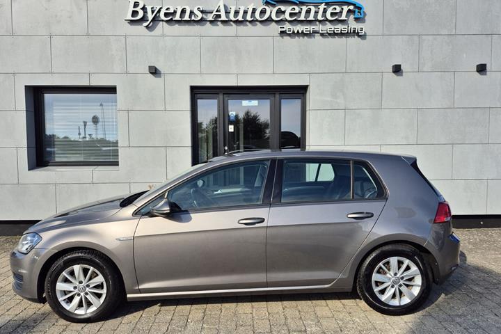 Sort VW Golf VII fra 2016