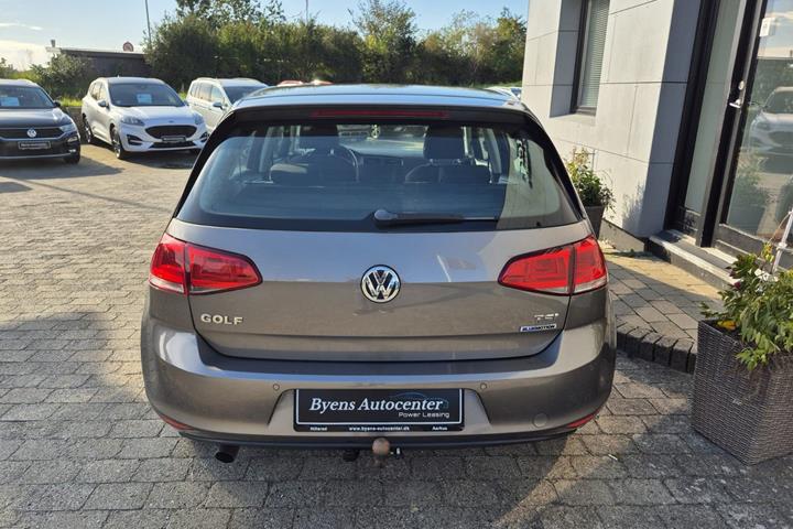 Sort VW Golf VII fra 2016
