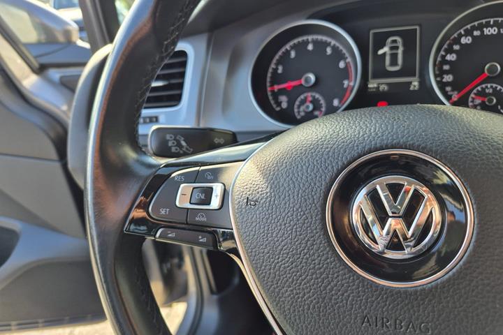 Sort VW Golf VII fra 2016