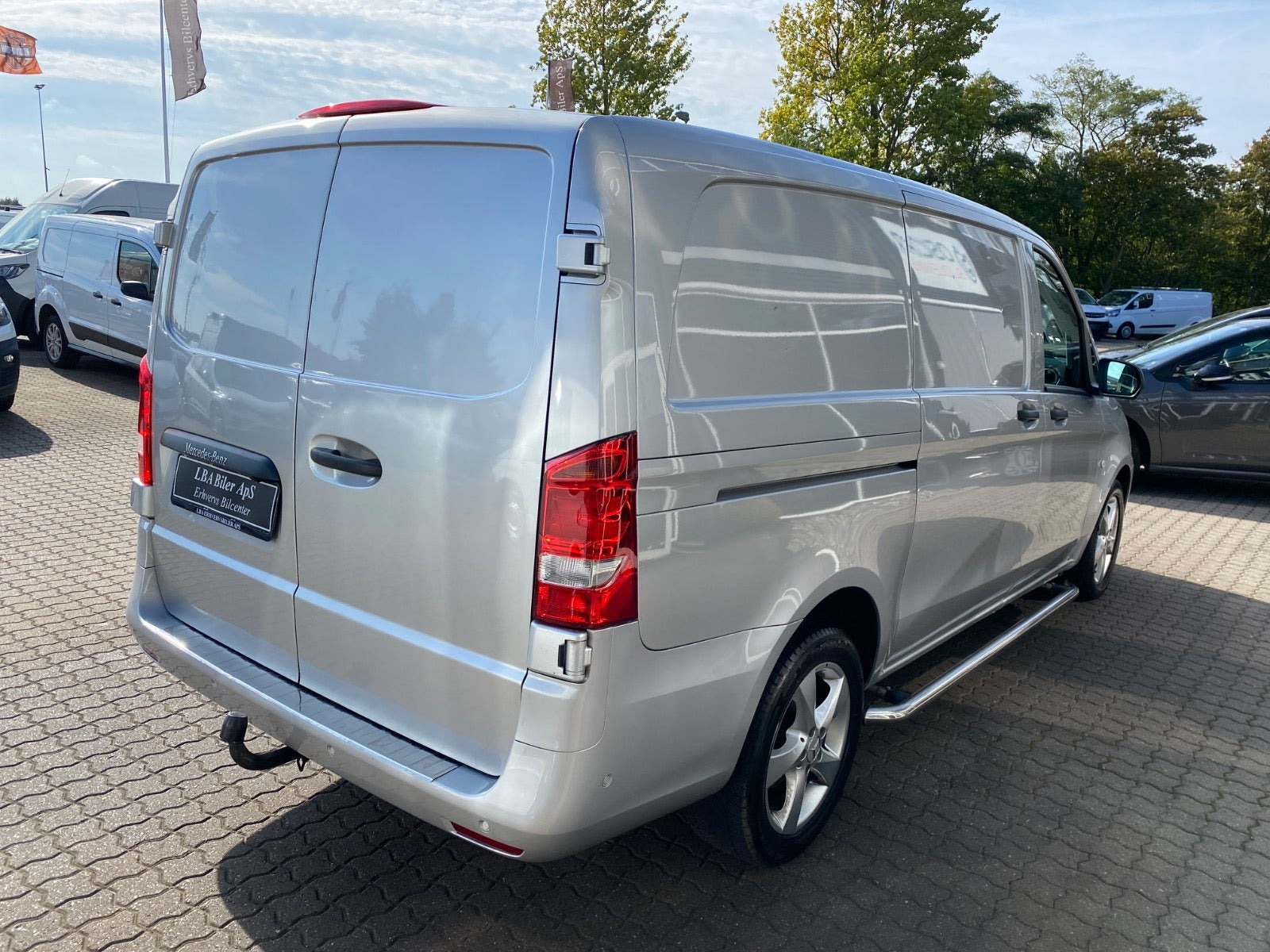 Sølv Mercedes Vito 119 fra 2020