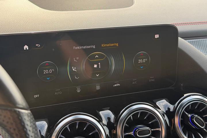 Sort Mercedes EQA250+ fra 2023