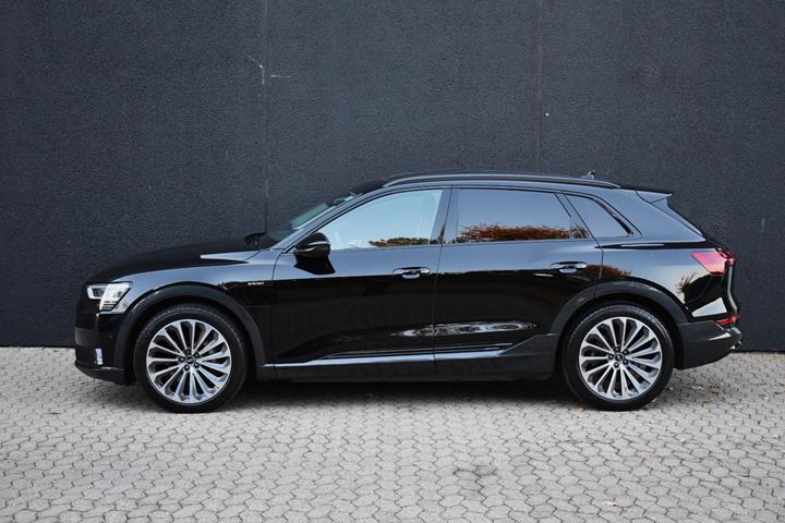 Sort Audi e-tron fra 2022