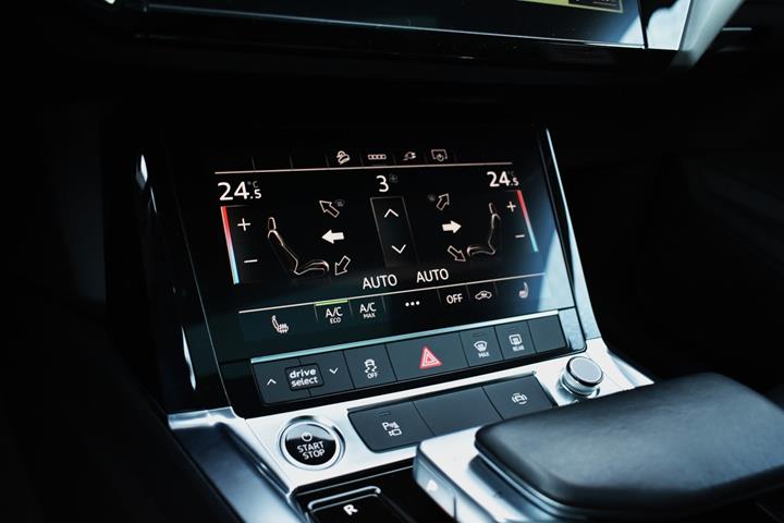 Sort Audi e-tron fra 2022