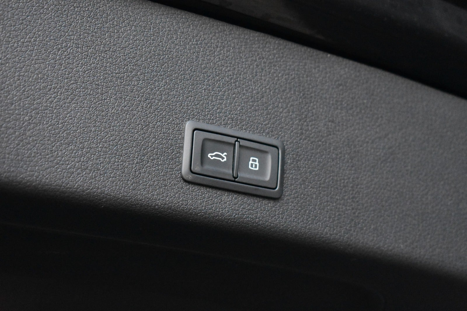 Sort Audi e-tron fra 2022