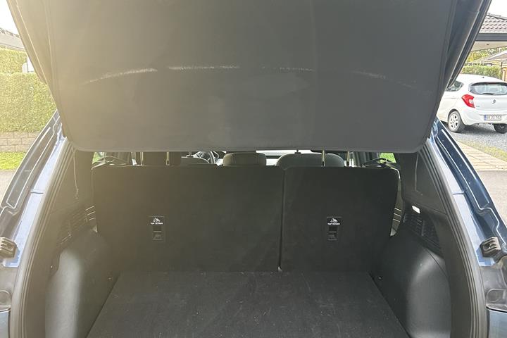 Blå Ford Kuga fra 2022
