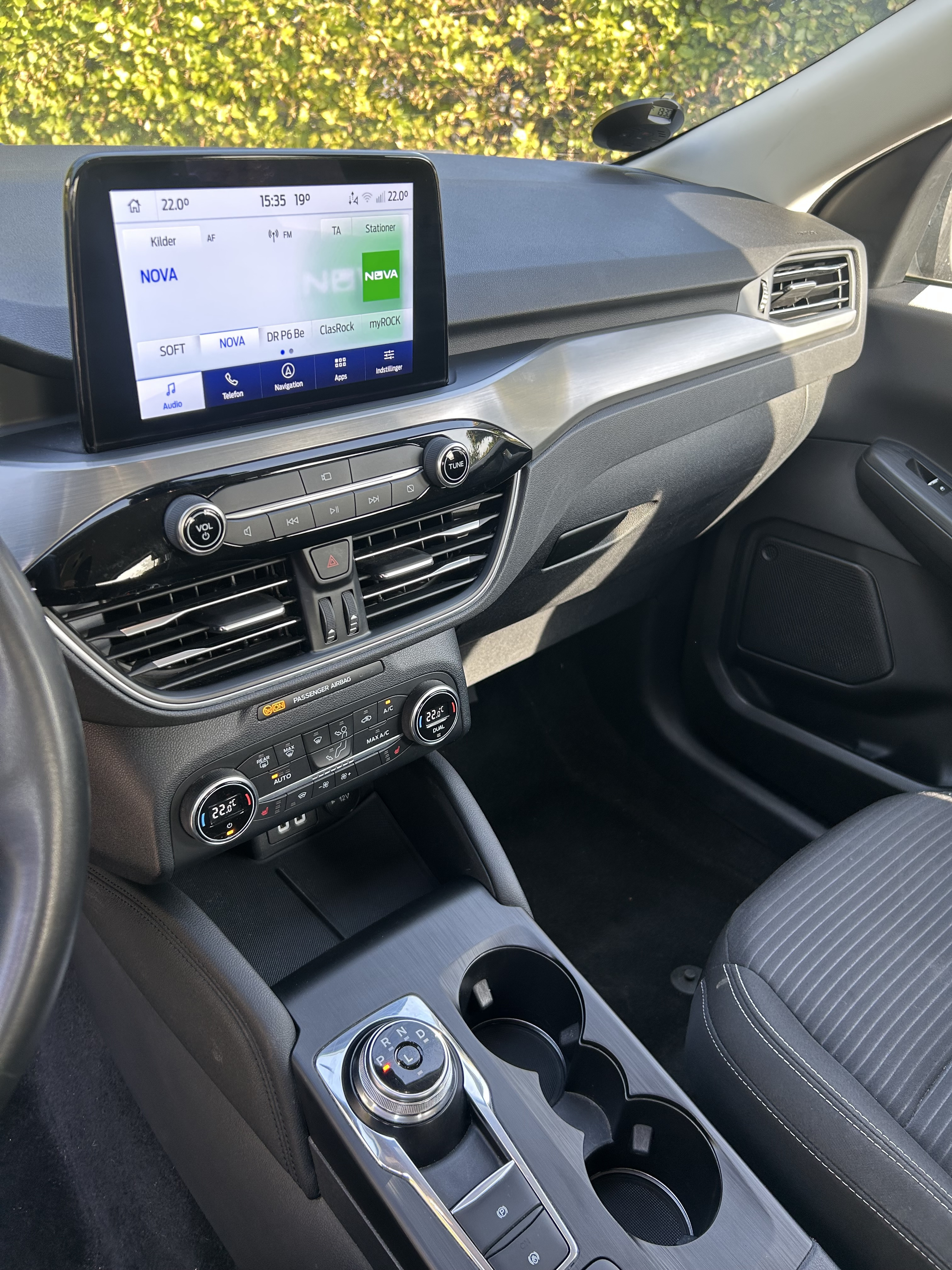 Blå Ford Kuga fra 2022