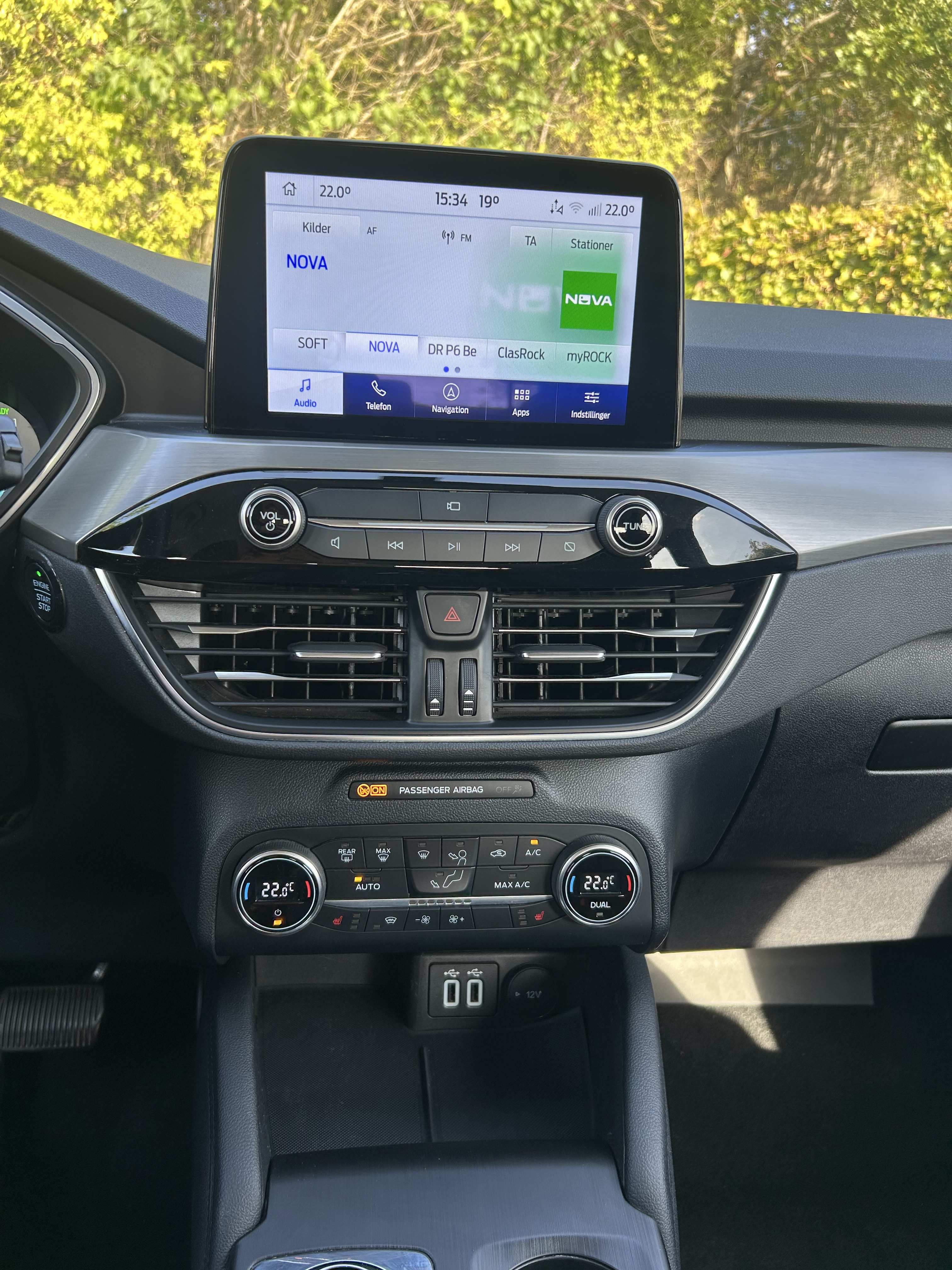 Blå Ford Kuga fra 2022