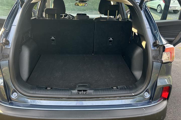 Blå Ford Kuga fra 2022