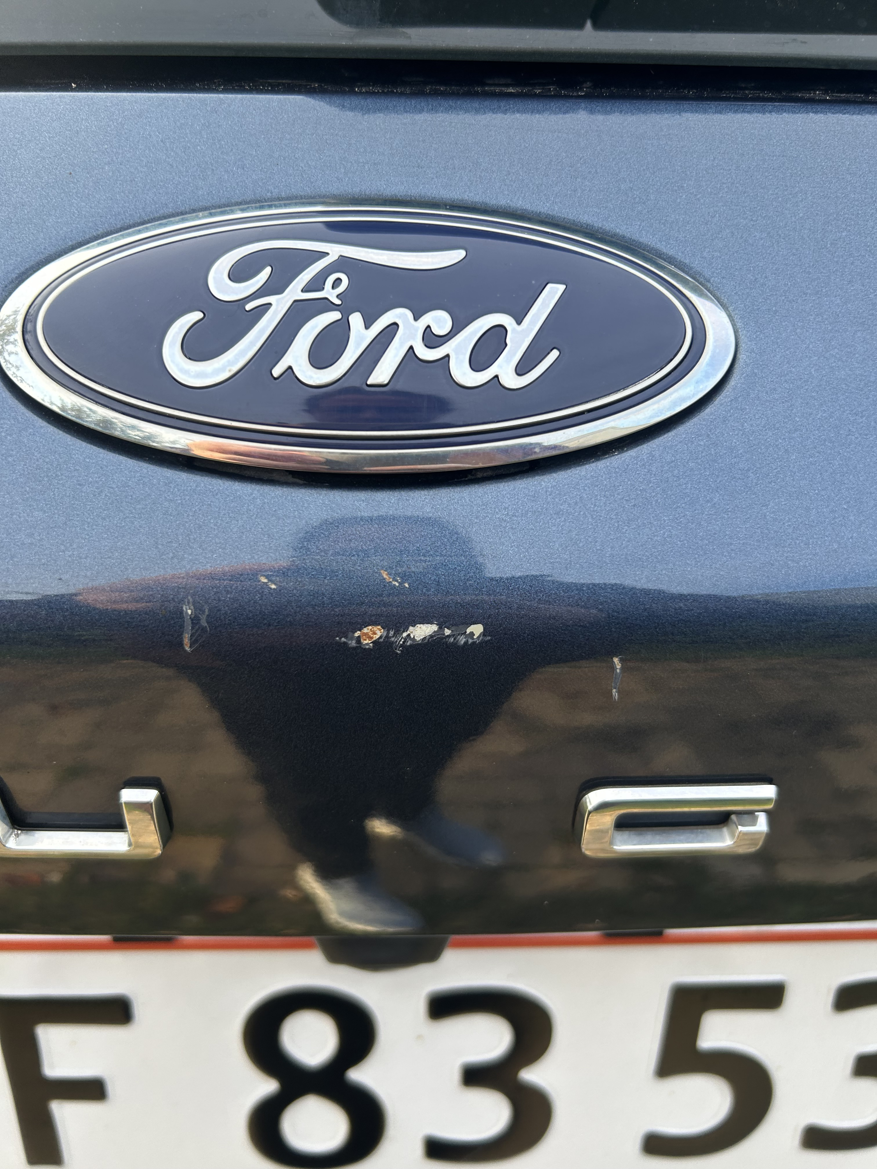 Blå Ford Kuga fra 2022