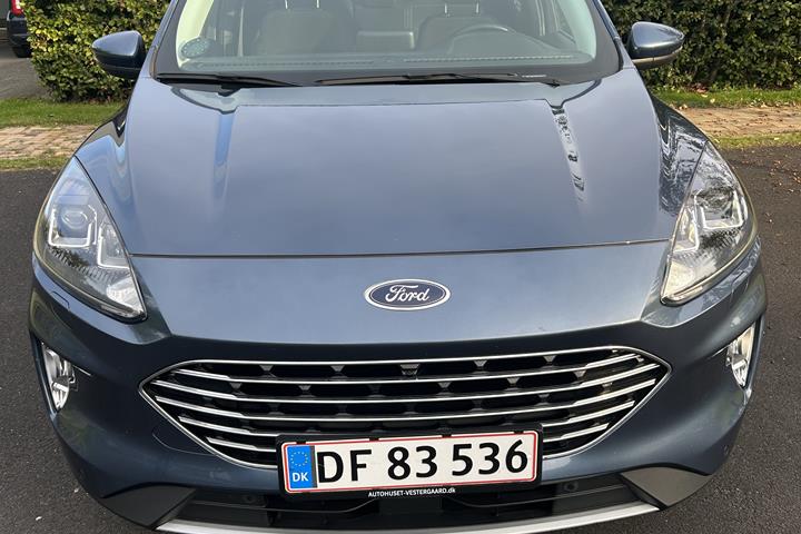 Blå Ford Kuga fra 2022