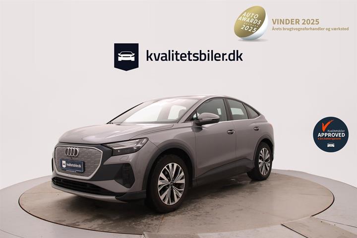 Grå Audi Q4 fra 2023