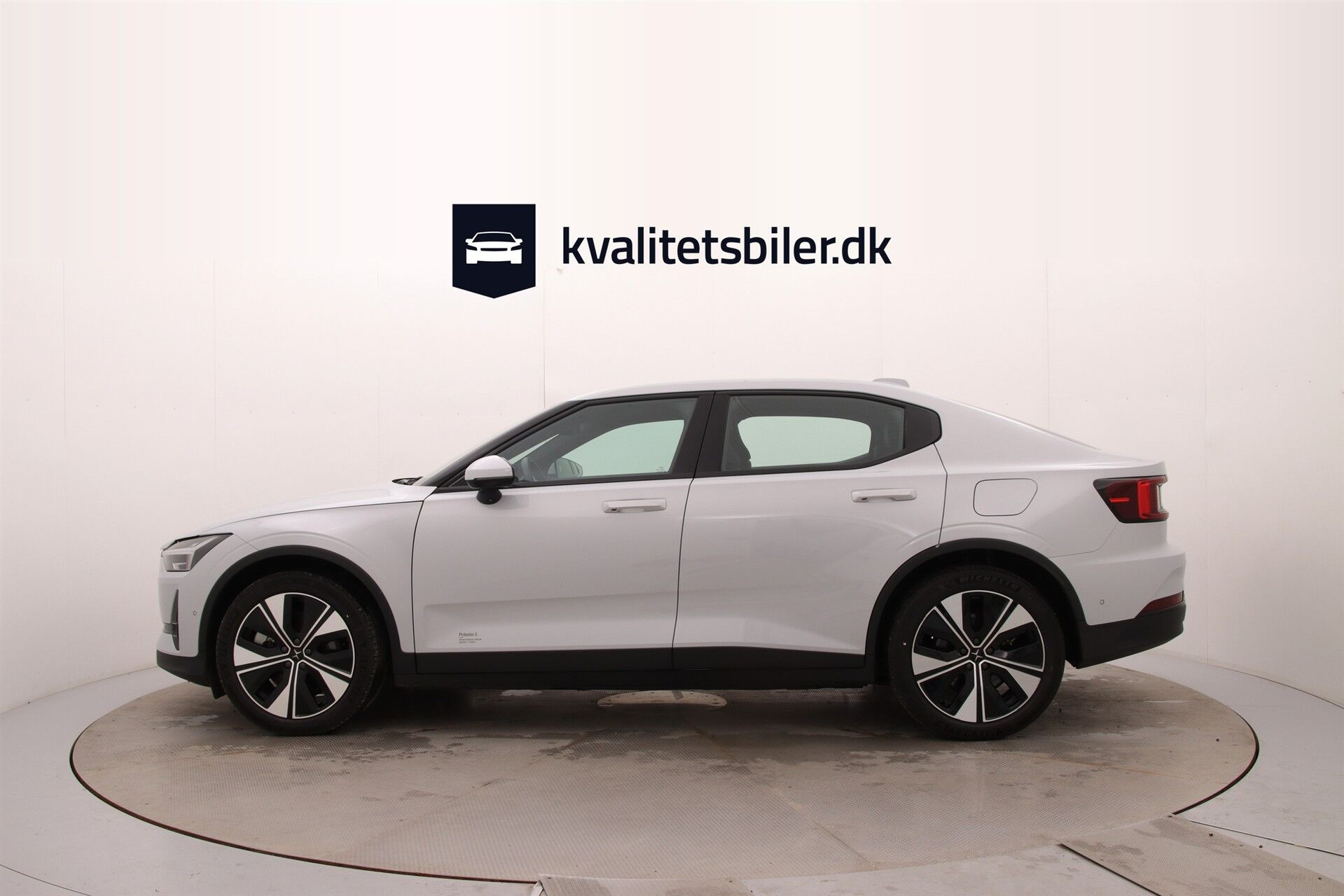 Sølv Polestar 2 fra 2023