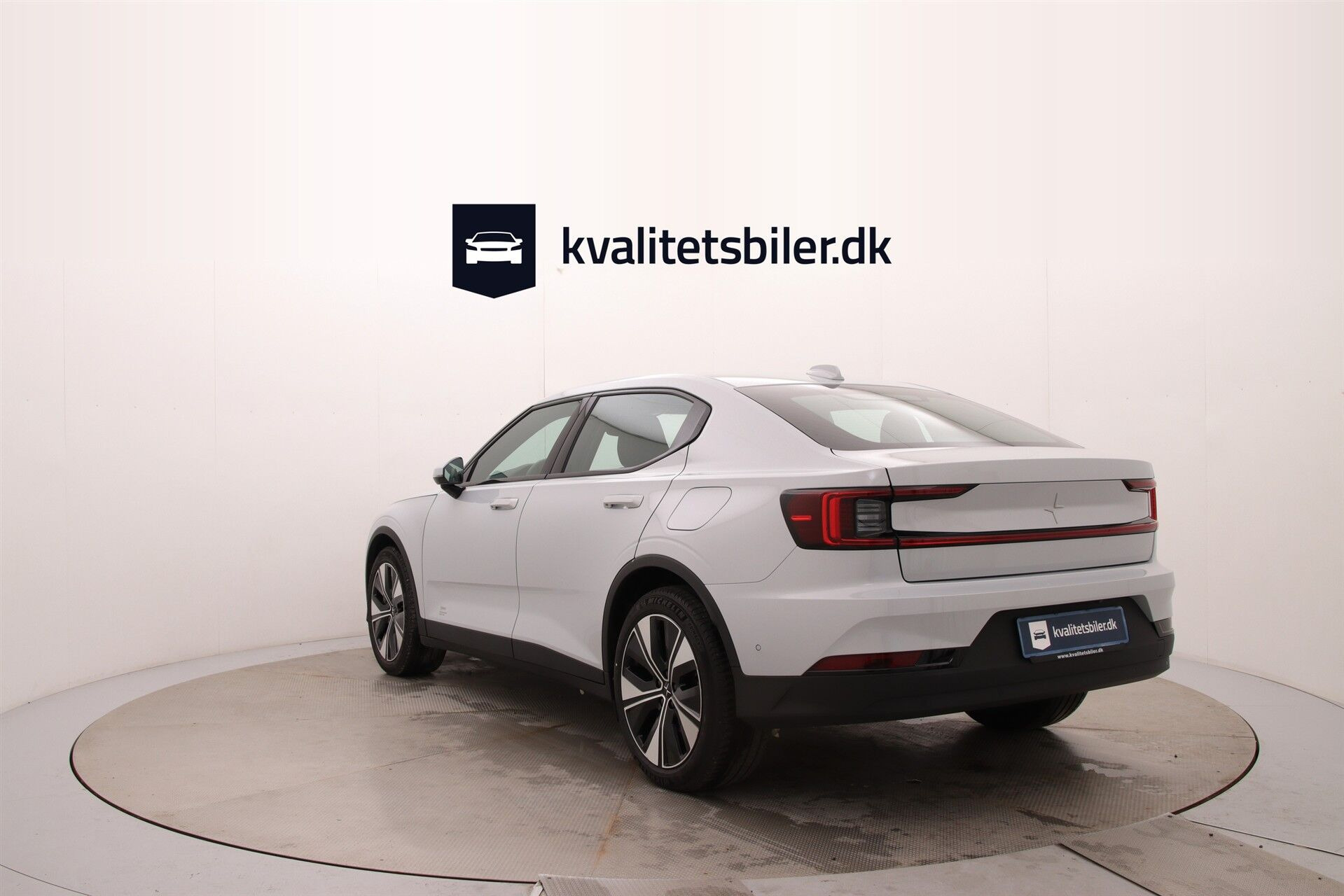 Sølv Polestar 2 fra 2023