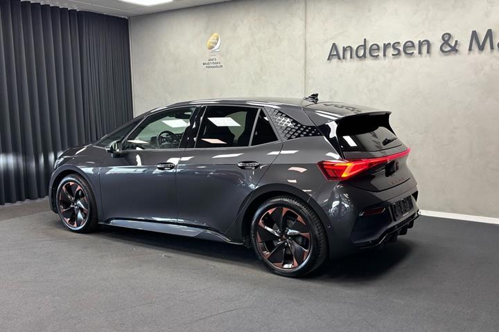Sort Cupra Born fra 2024
