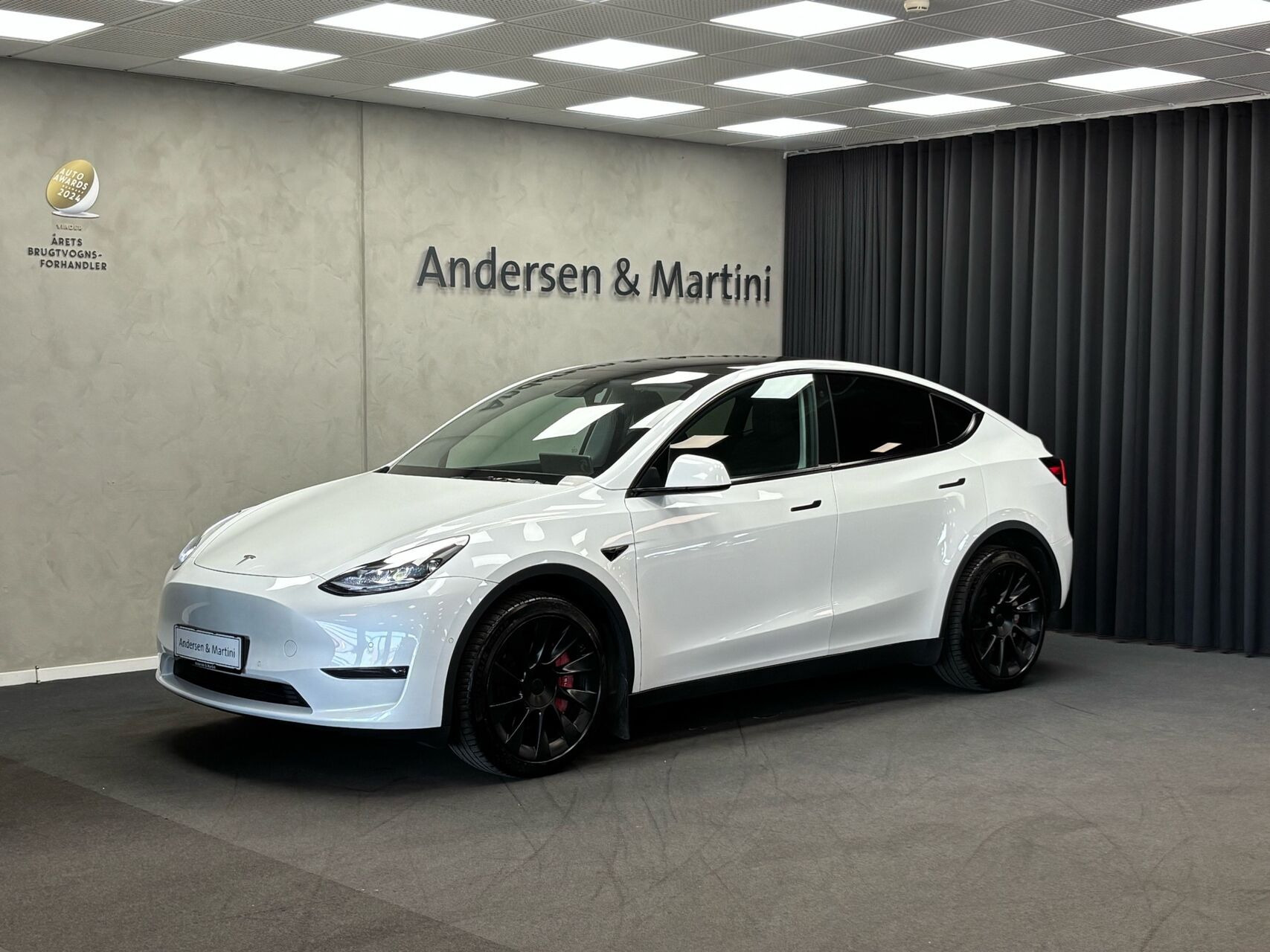 Tesla Model Y EL Long Range AWD 514HK 5d Aut.