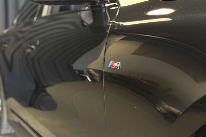 Sort BMW i4 fra 2023