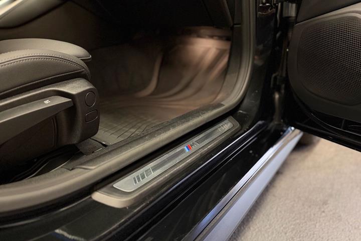 Sort BMW i4 fra 2023