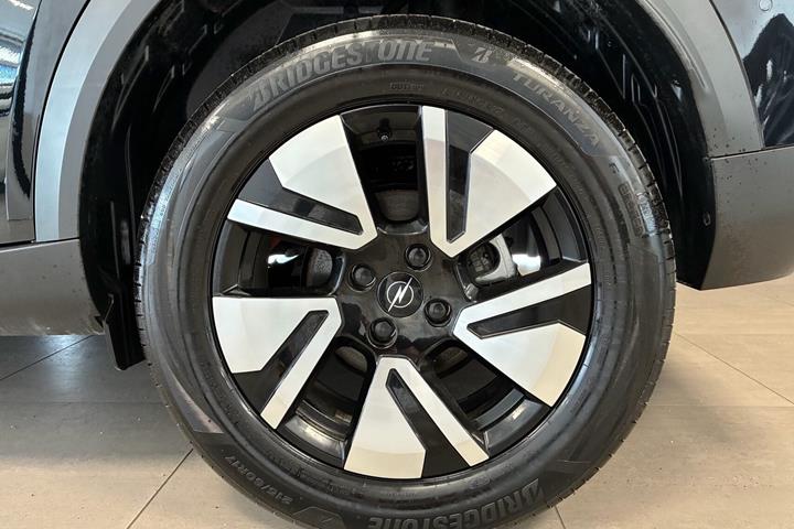 Sort Opel Frontera fra 2025