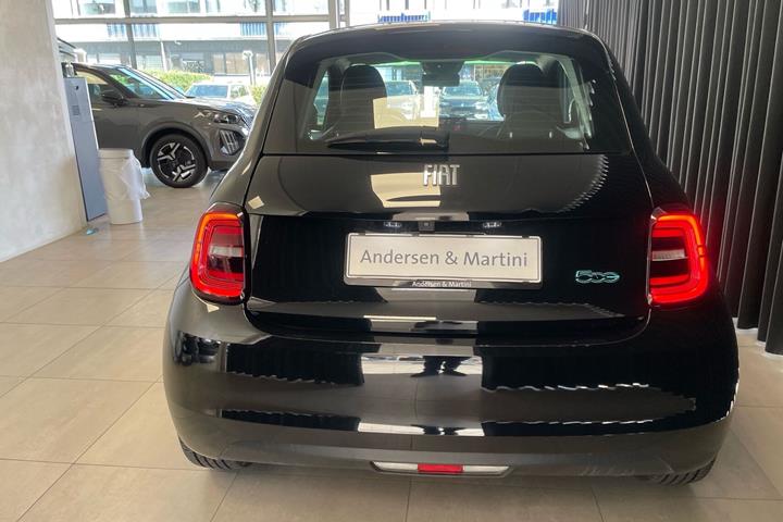 Sort Fiat 500e fra 2023