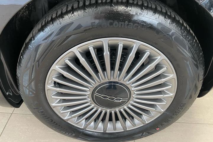 Sort Fiat 500e fra 2023