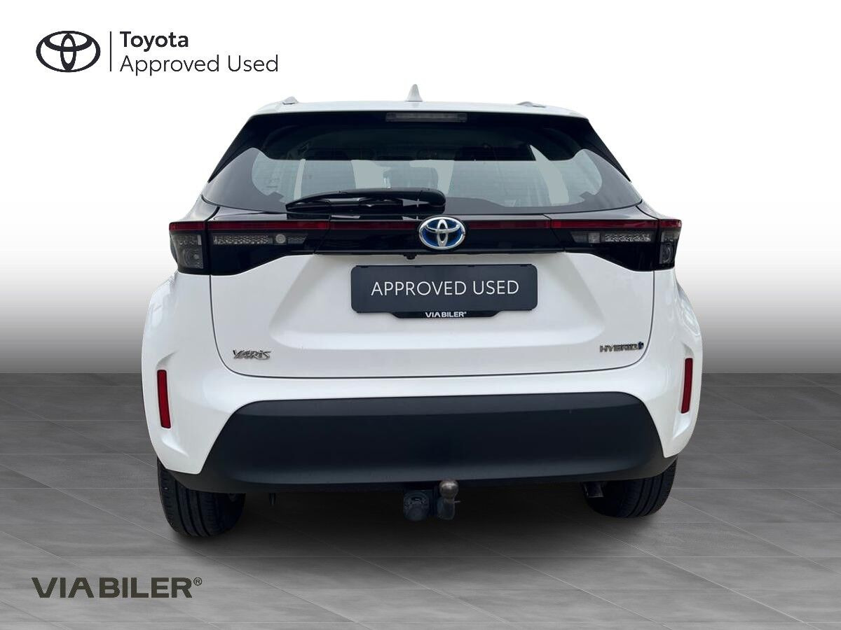 Hvid Toyota Yaris Cross fra 2022