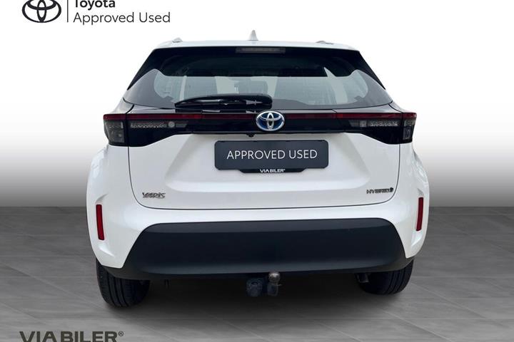 Hvid Toyota Yaris Cross fra 2022