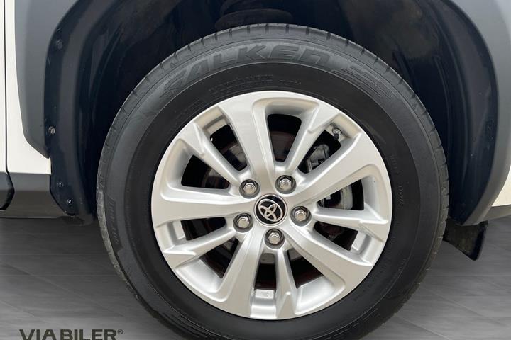 Hvid Toyota Yaris Cross fra 2022
