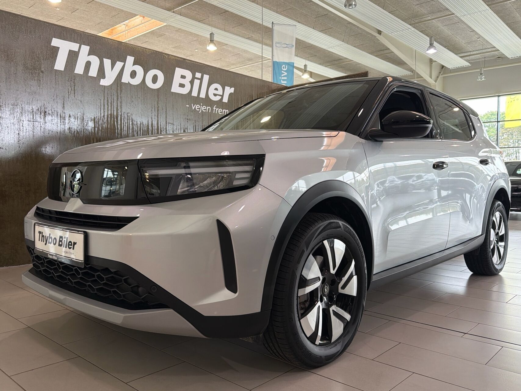 Grå Opel Frontera fra 2025