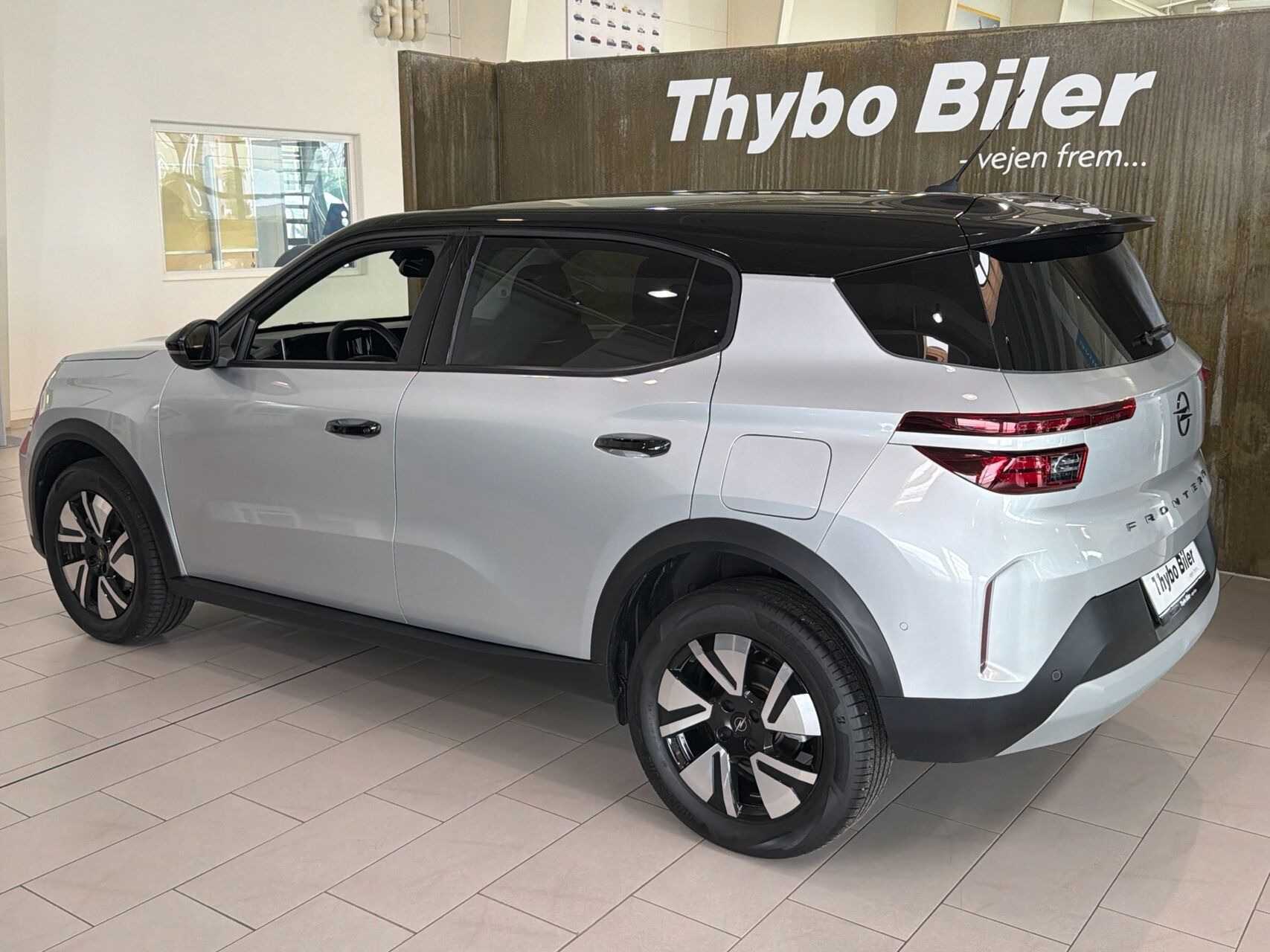 Grå Opel Frontera fra 2025