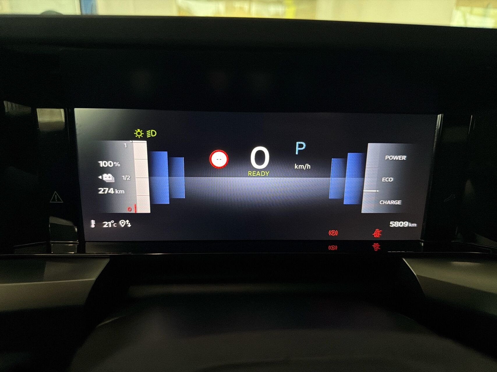 Grå Opel Frontera fra 2025