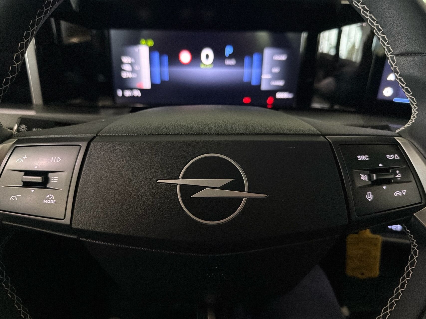 Grå Opel Frontera fra 2025