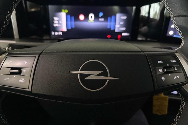 Grå Opel Frontera fra 2025