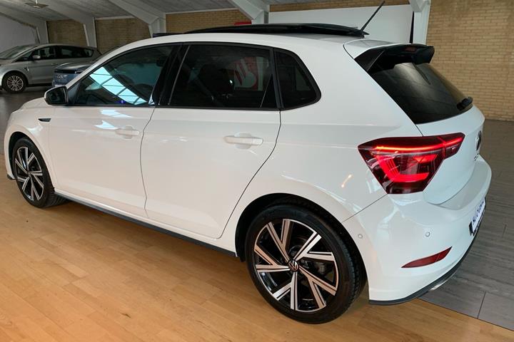 Hvid VW Polo fra 2022