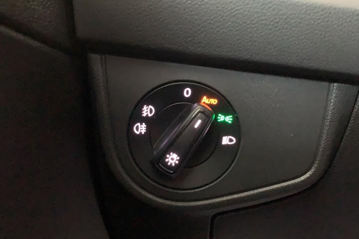Hvid VW Polo fra 2022