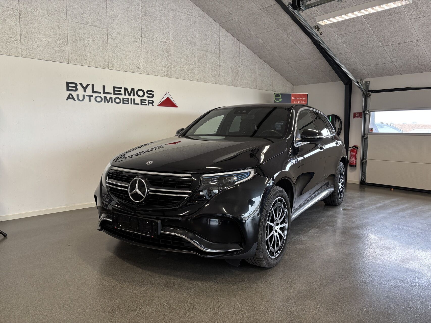 Sort Mercedes EQC400 fra 2021