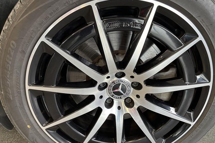 Sort Mercedes EQC400 fra 2021