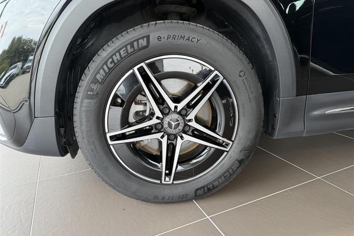 Sort Mercedes EQB250+ fra 2024