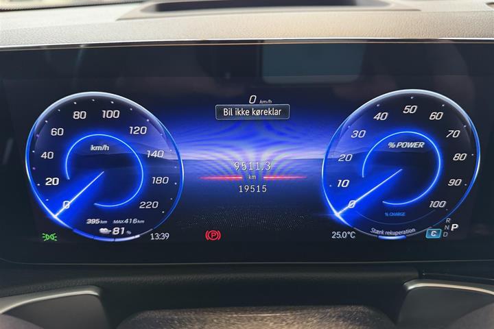 Sort Mercedes EQB250+ fra 2024