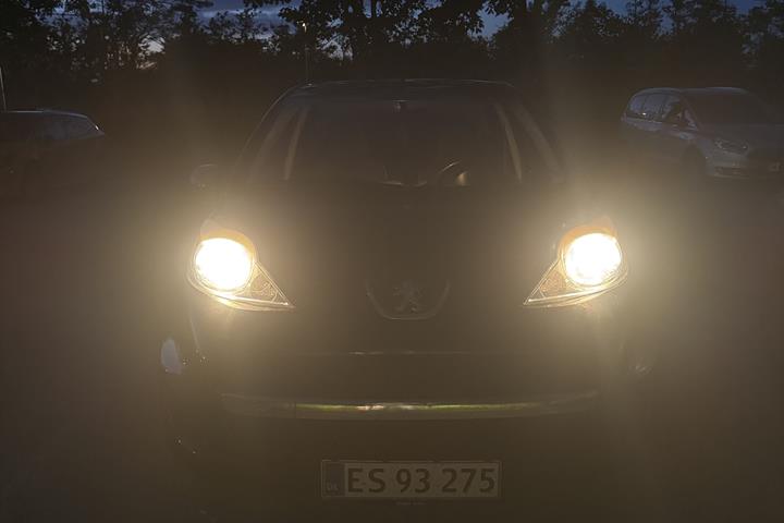 Sort Peugeot 107 fra 2012
